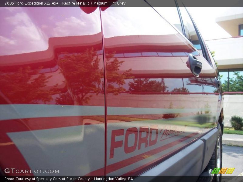 Redfire Metallic / Medium Flint Grey 2005 Ford Expedition XLS 4x4