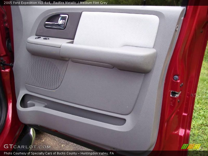 Redfire Metallic / Medium Flint Grey 2005 Ford Expedition XLS 4x4