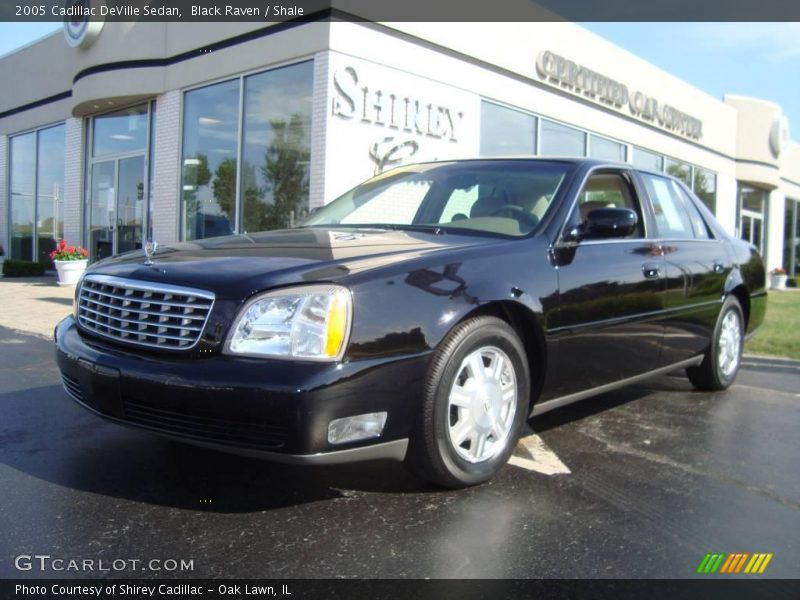 Black Raven / Shale 2005 Cadillac DeVille Sedan
