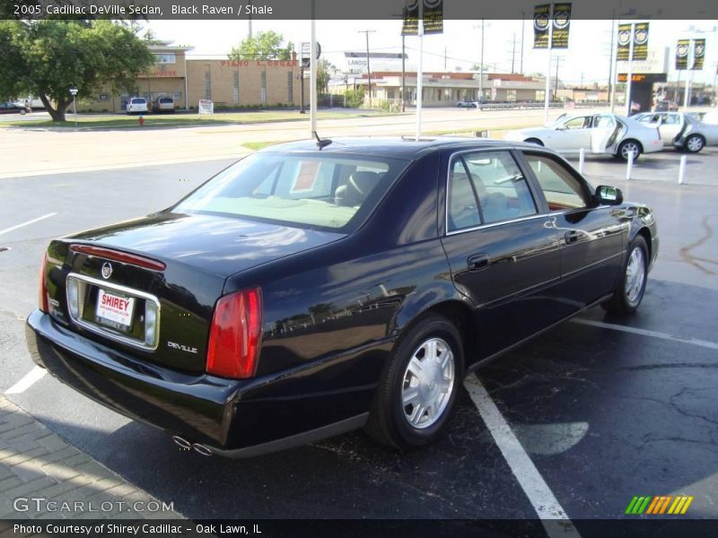 Black Raven / Shale 2005 Cadillac DeVille Sedan