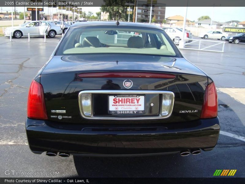 Black Raven / Shale 2005 Cadillac DeVille Sedan