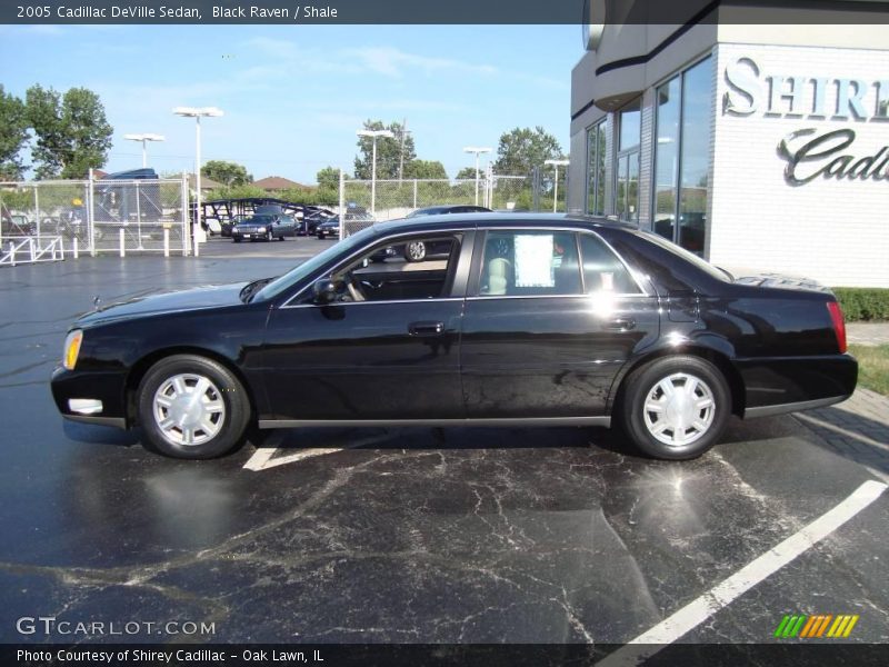 Black Raven / Shale 2005 Cadillac DeVille Sedan