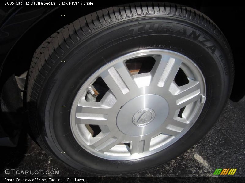 Black Raven / Shale 2005 Cadillac DeVille Sedan