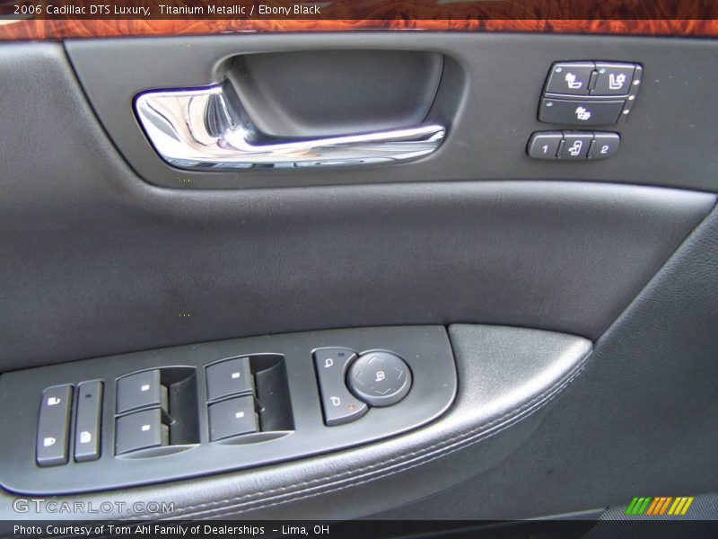 Titanium Metallic / Ebony Black 2006 Cadillac DTS Luxury