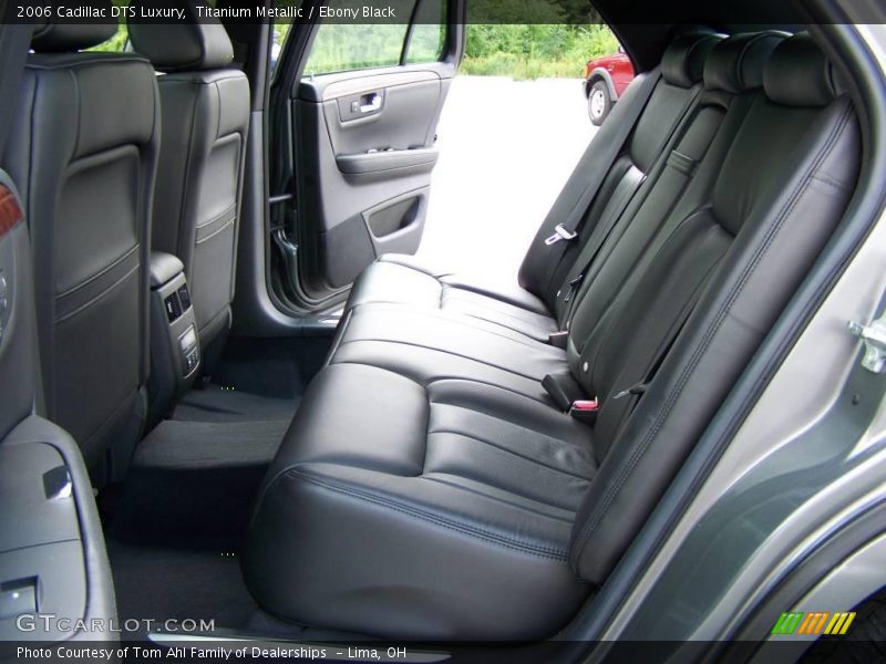 Titanium Metallic / Ebony Black 2006 Cadillac DTS Luxury