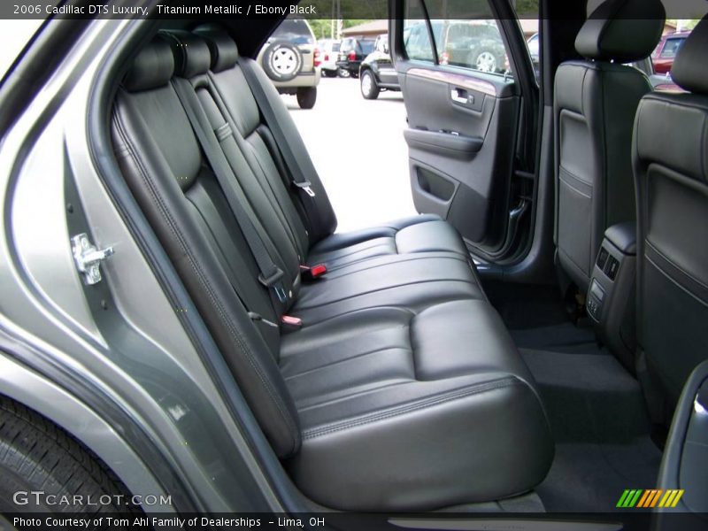 Titanium Metallic / Ebony Black 2006 Cadillac DTS Luxury
