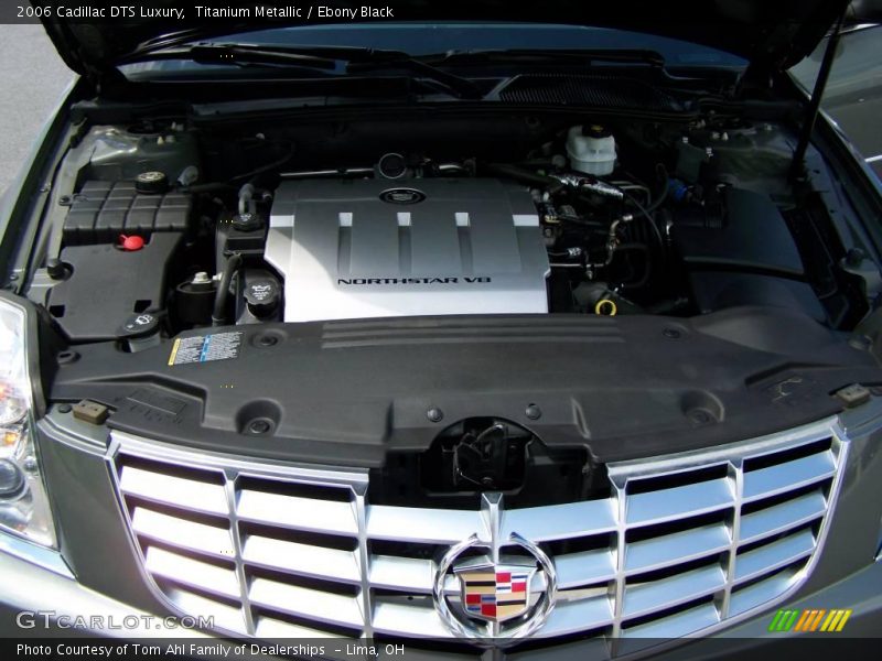 Titanium Metallic / Ebony Black 2006 Cadillac DTS Luxury