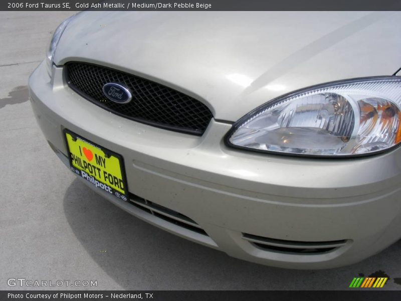 Gold Ash Metallic / Medium/Dark Pebble Beige 2006 Ford Taurus SE
