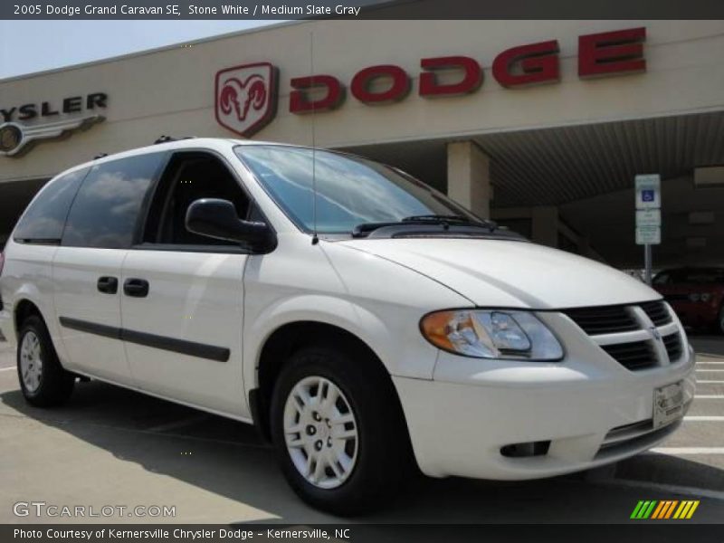 Stone White / Medium Slate Gray 2005 Dodge Grand Caravan SE