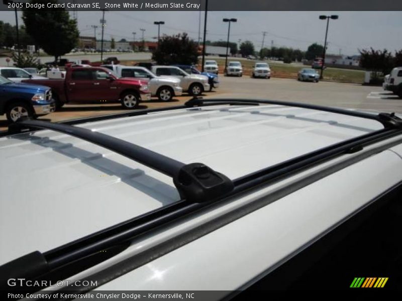 Stone White / Medium Slate Gray 2005 Dodge Grand Caravan SE