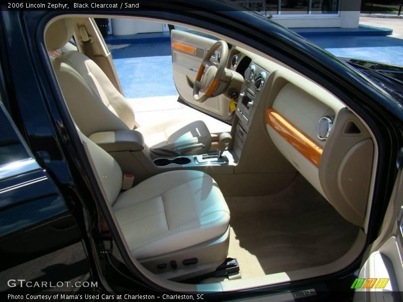 Black Clearcoat / Sand 2006 Lincoln Zephyr