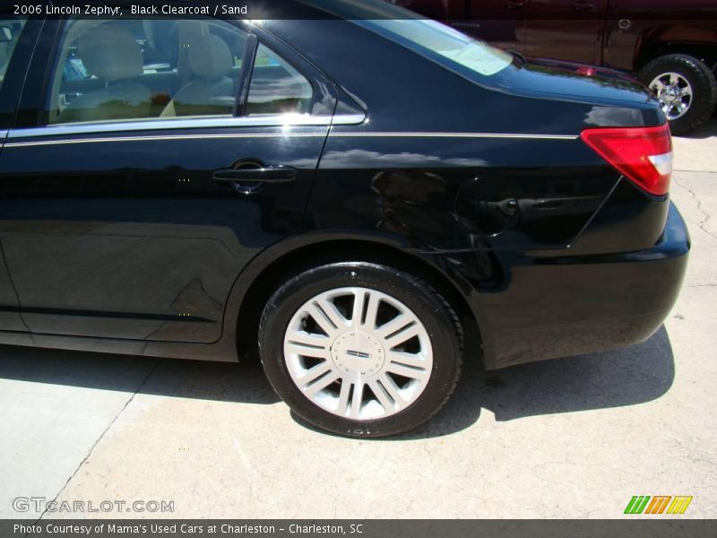 Black Clearcoat / Sand 2006 Lincoln Zephyr