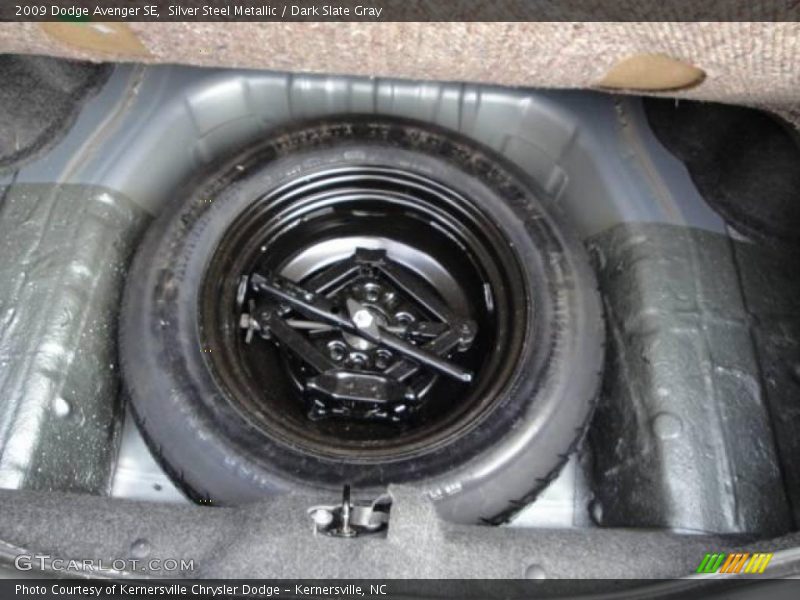 Silver Steel Metallic / Dark Slate Gray 2009 Dodge Avenger SE