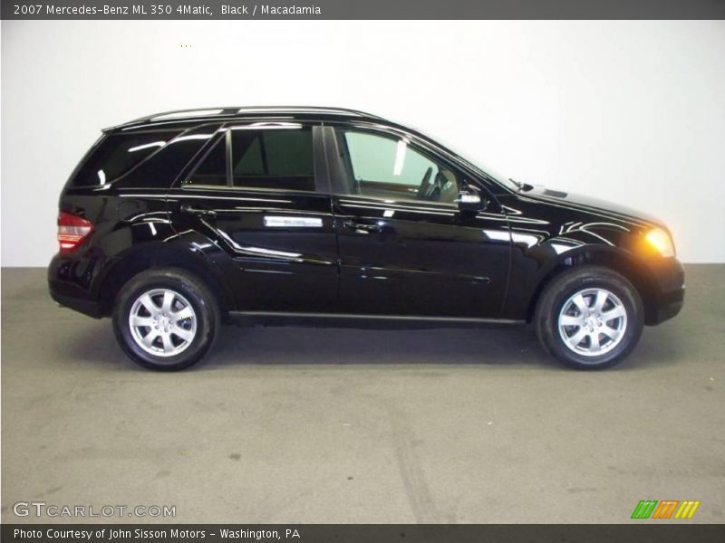 Black / Macadamia 2007 Mercedes-Benz ML 350 4Matic
