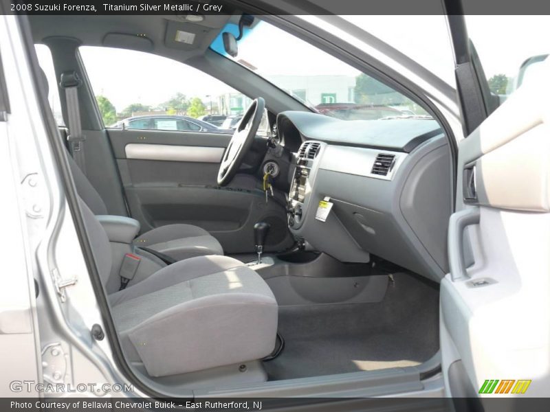 Titanium Silver Metallic / Grey 2008 Suzuki Forenza
