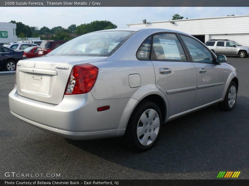 Titanium Silver Metallic / Grey 2008 Suzuki Forenza