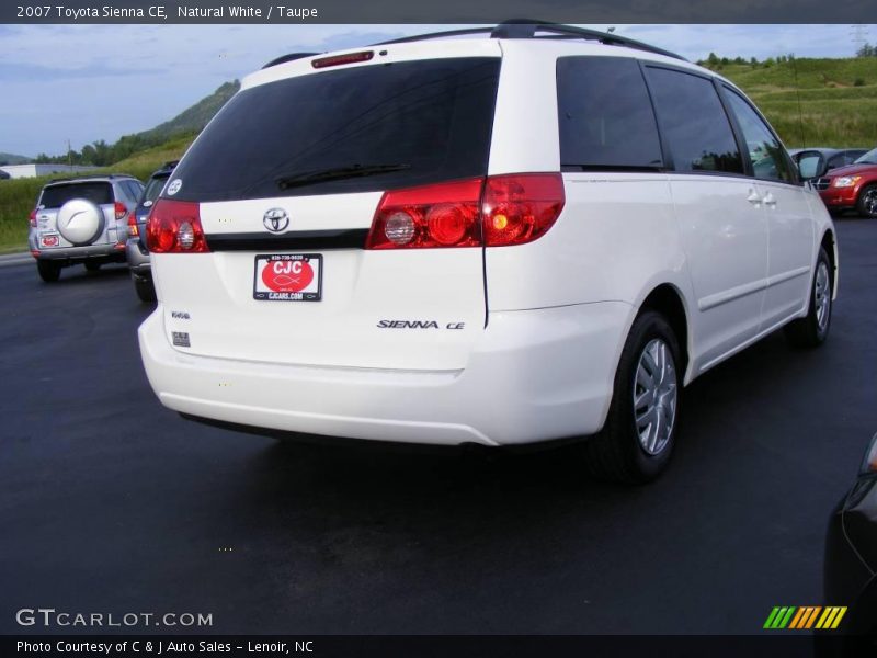 Natural White / Taupe 2007 Toyota Sienna CE