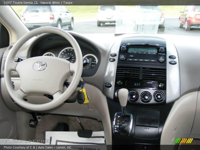 Natural White / Taupe 2007 Toyota Sienna CE