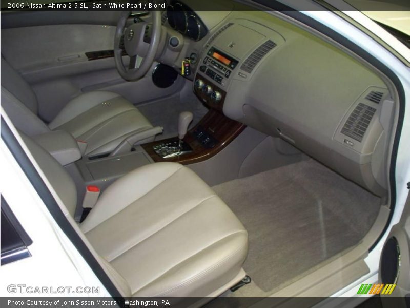 Satin White Pearl / Blond 2006 Nissan Altima 2.5 SL