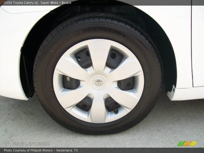 Super White / Bisque 2009 Toyota Camry LE
