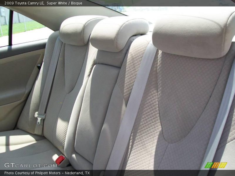 Super White / Bisque 2009 Toyota Camry LE