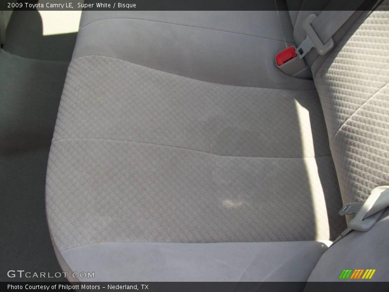 Super White / Bisque 2009 Toyota Camry LE