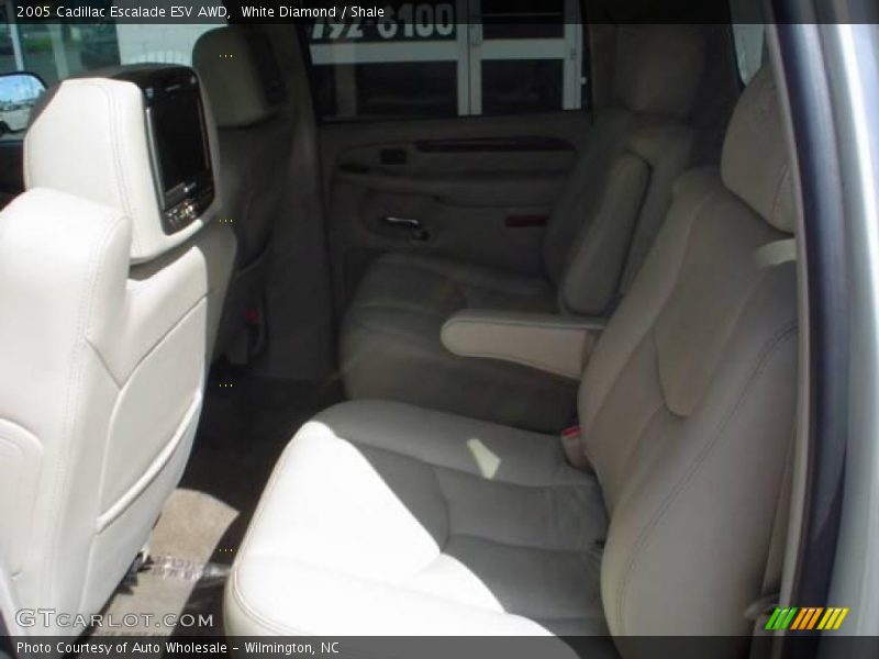 White Diamond / Shale 2005 Cadillac Escalade ESV AWD