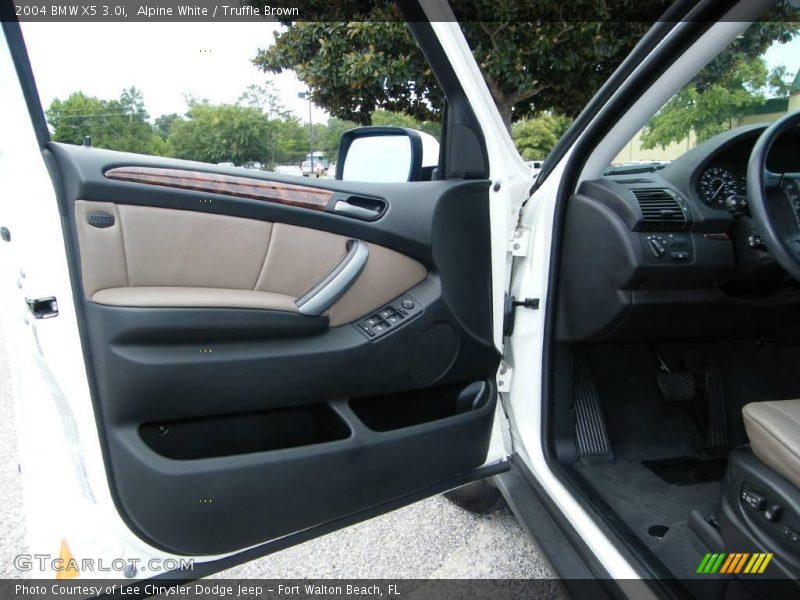 Alpine White / Truffle Brown 2004 BMW X5 3.0i