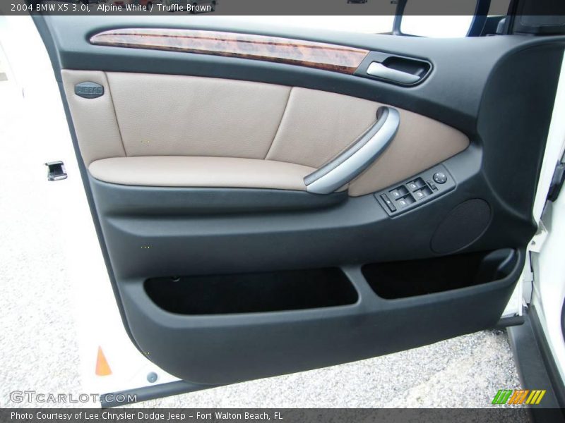 Alpine White / Truffle Brown 2004 BMW X5 3.0i