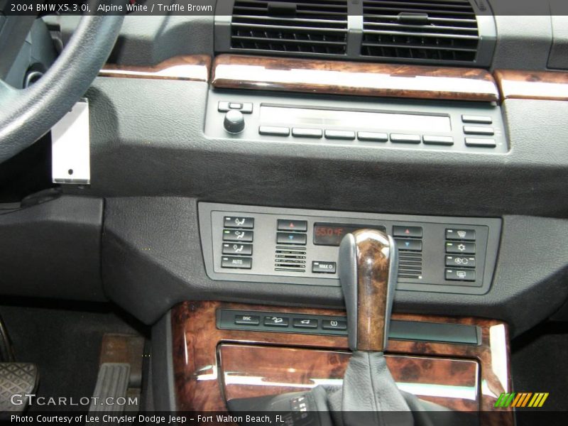 Alpine White / Truffle Brown 2004 BMW X5 3.0i