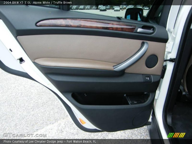 Alpine White / Truffle Brown 2004 BMW X5 3.0i