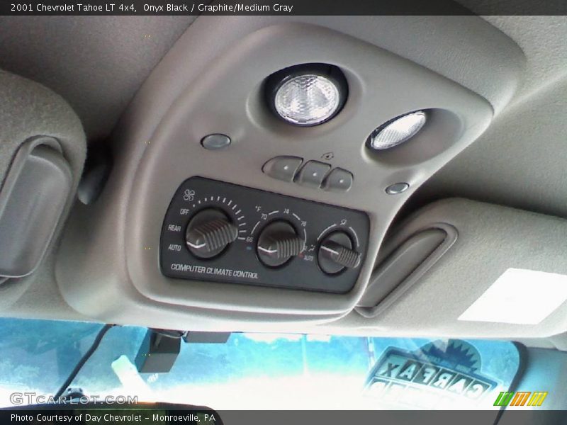 Onyx Black / Graphite/Medium Gray 2001 Chevrolet Tahoe LT 4x4