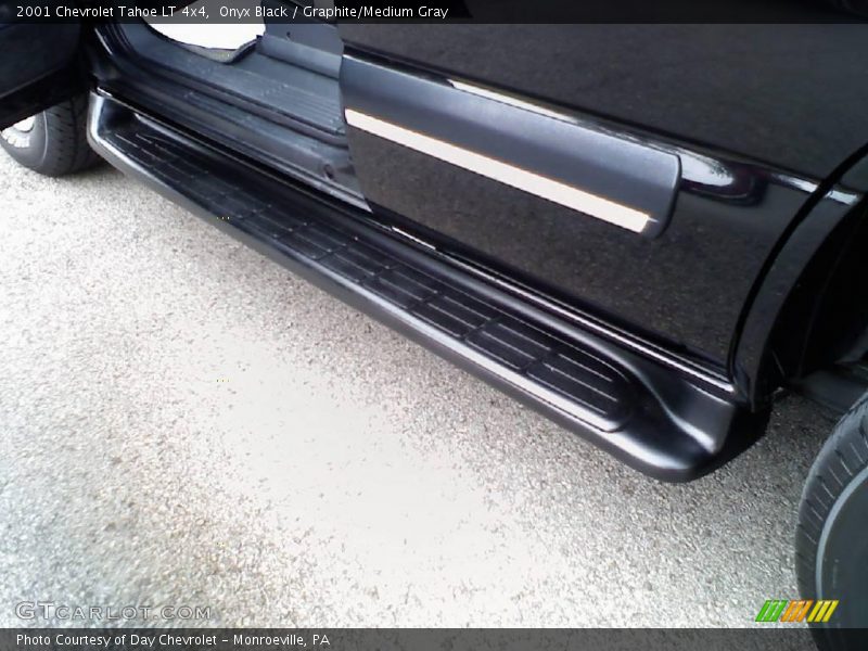 Onyx Black / Graphite/Medium Gray 2001 Chevrolet Tahoe LT 4x4