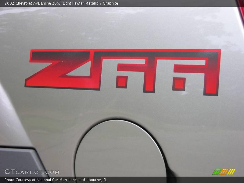 Light Pewter Metallic / Graphite 2002 Chevrolet Avalanche Z66