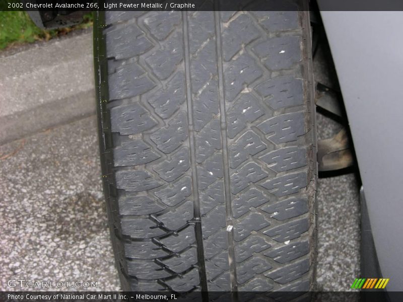 Light Pewter Metallic / Graphite 2002 Chevrolet Avalanche Z66