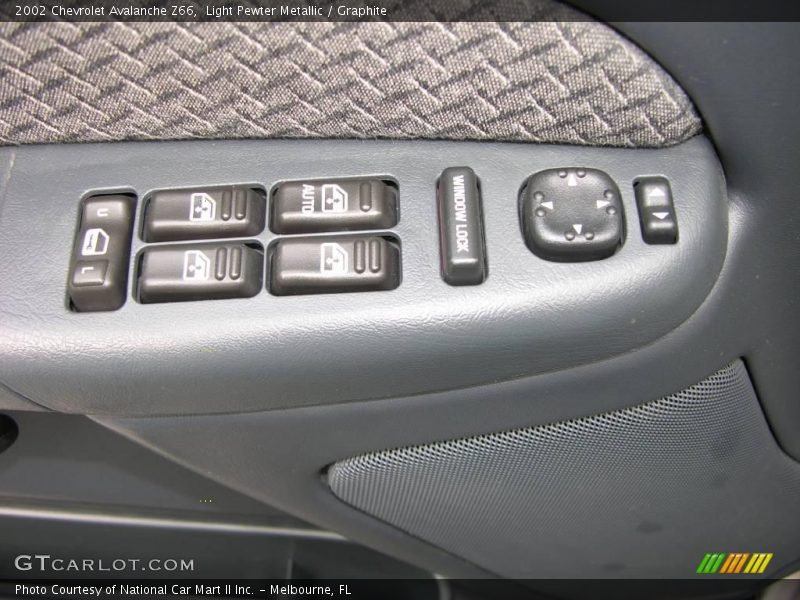 Light Pewter Metallic / Graphite 2002 Chevrolet Avalanche Z66