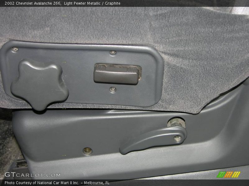 Light Pewter Metallic / Graphite 2002 Chevrolet Avalanche Z66