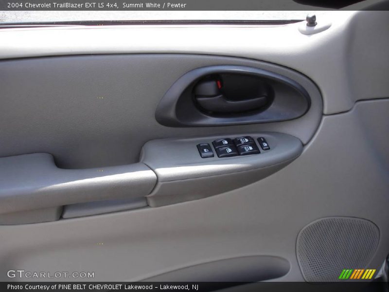 Summit White / Pewter 2004 Chevrolet TrailBlazer EXT LS 4x4