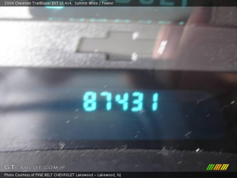 Summit White / Pewter 2004 Chevrolet TrailBlazer EXT LS 4x4