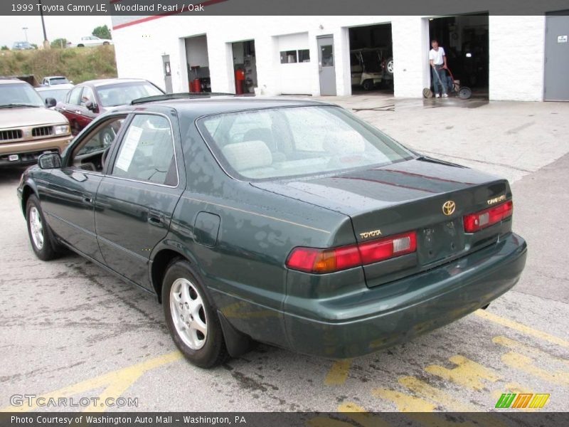Woodland Pearl / Oak 1999 Toyota Camry LE