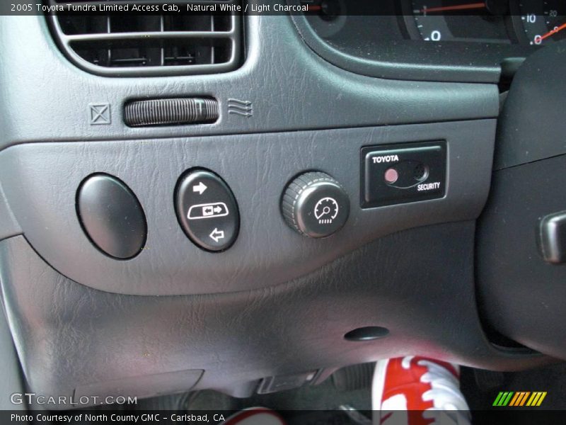 Natural White / Light Charcoal 2005 Toyota Tundra Limited Access Cab