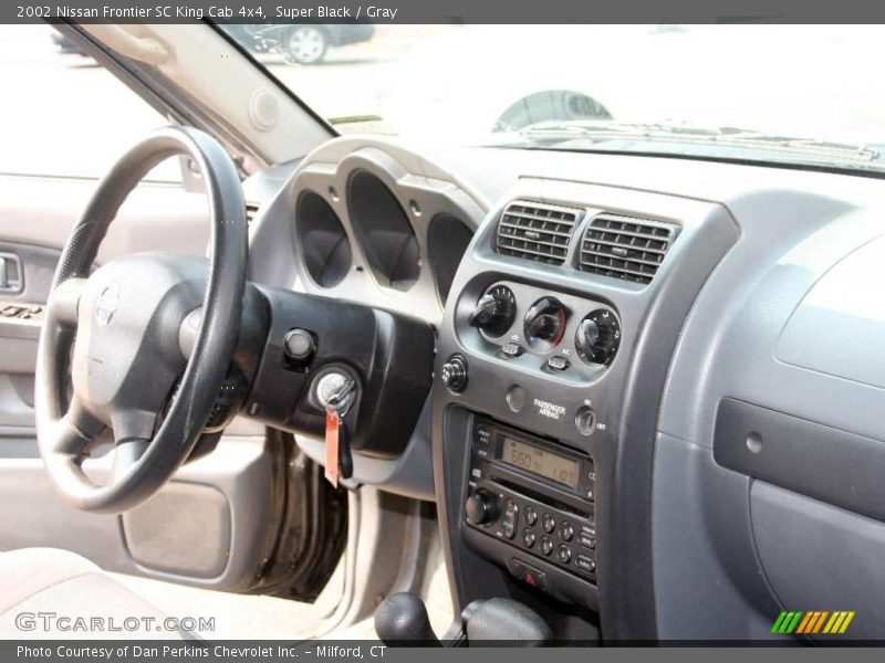 Super Black / Gray 2002 Nissan Frontier SC King Cab 4x4