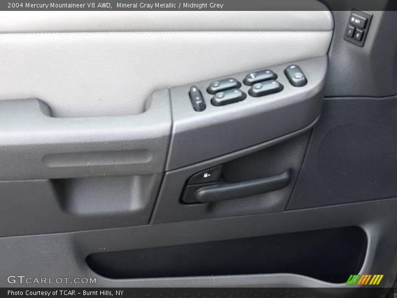 Mineral Gray Metallic / Midnight Grey 2004 Mercury Mountaineer V8 AWD