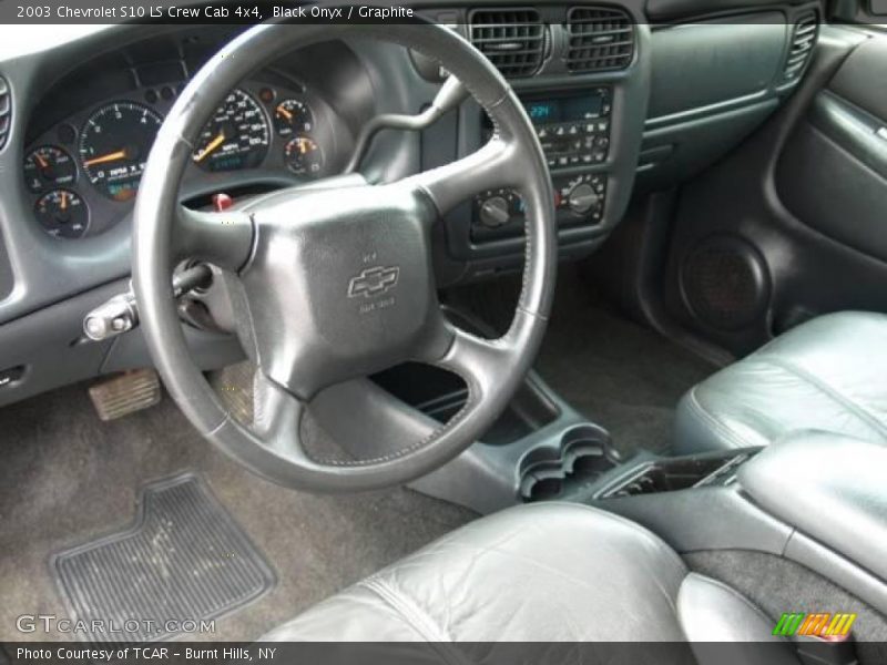 Black Onyx / Graphite 2003 Chevrolet S10 LS Crew Cab 4x4