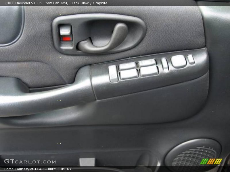 Black Onyx / Graphite 2003 Chevrolet S10 LS Crew Cab 4x4