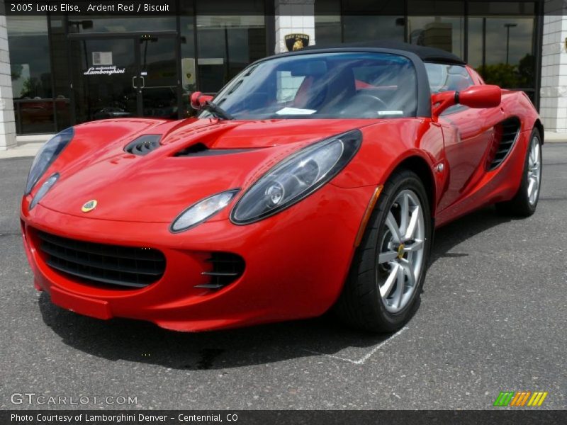 Front 3/4 View of 2005 Elise 