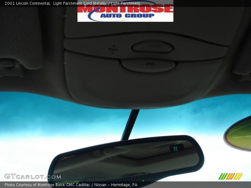 Light Parchment Gold Metallic / Light Parchment 2001 Lincoln Continental
