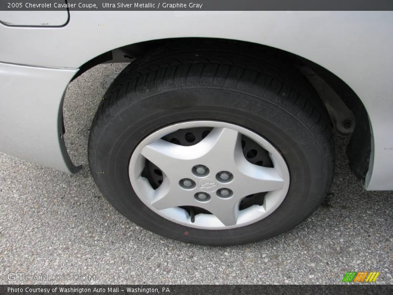 Ultra Silver Metallic / Graphite Gray 2005 Chevrolet Cavalier Coupe