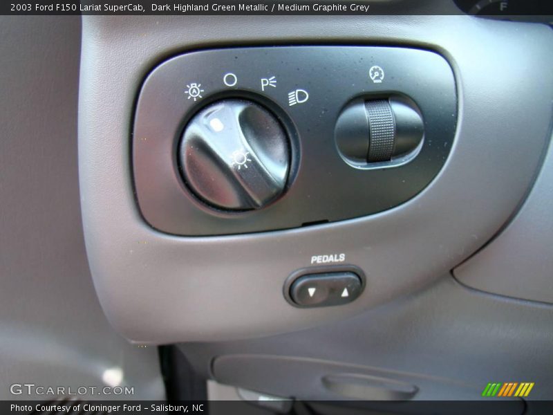 Dark Highland Green Metallic / Medium Graphite Grey 2003 Ford F150 Lariat SuperCab