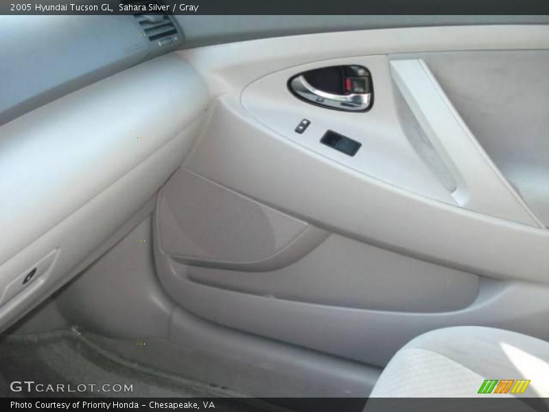 Sahara Silver / Gray 2005 Hyundai Tucson GL